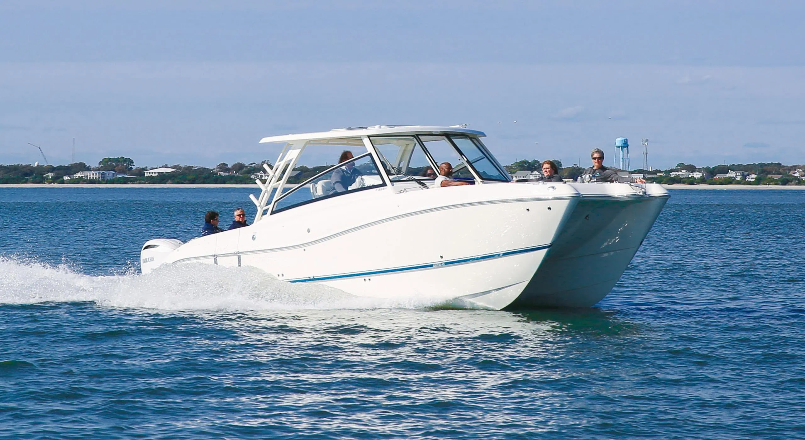 World Cat 325DC resort tender Maldives